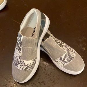 Jolimall size 7 shoes